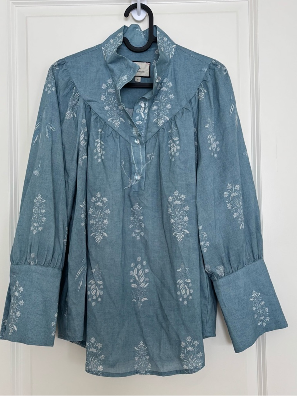 Tuckernuck Blue Floral Linen Blend Stand Collar Blouse Size S Romantic Coastal